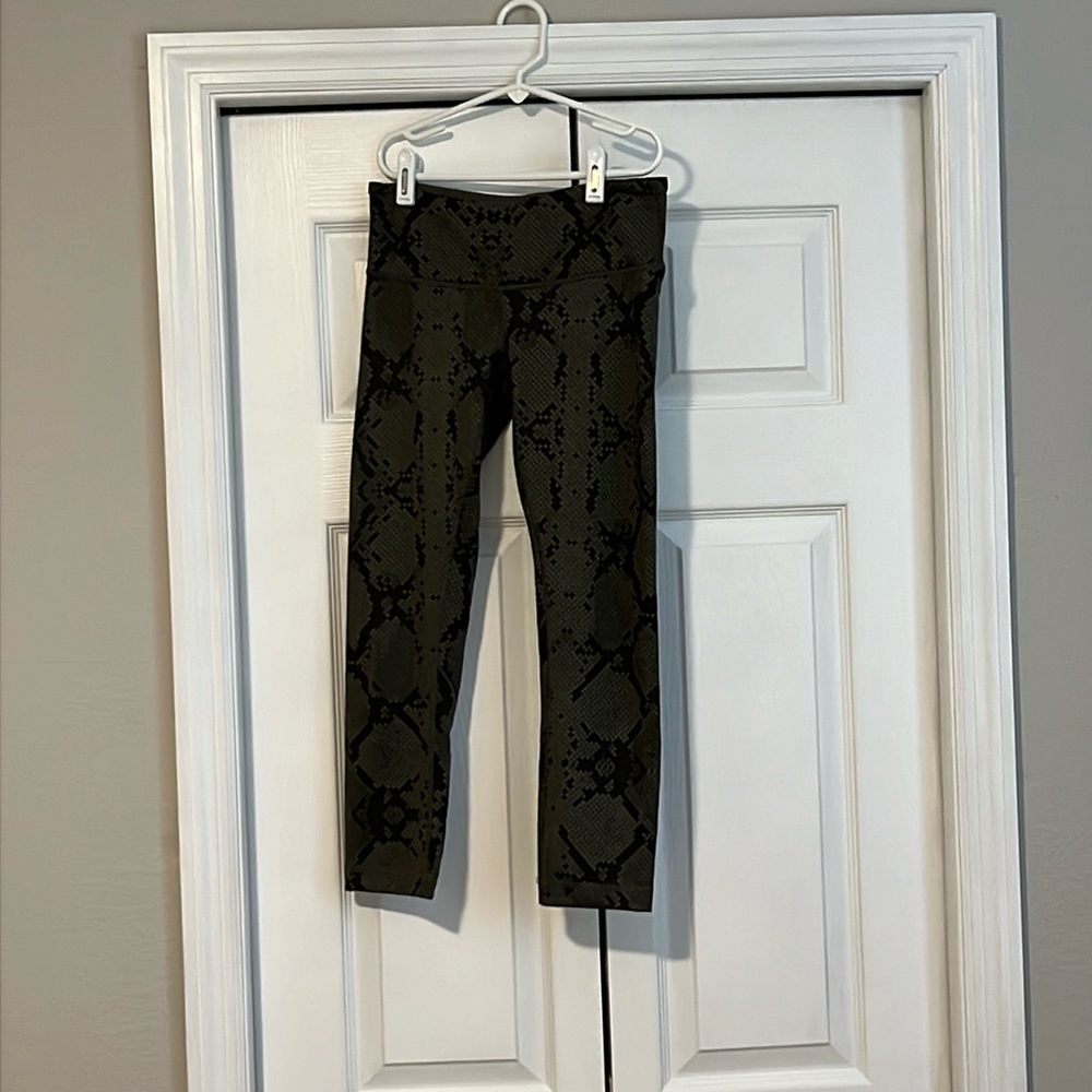 Lululemon cropped leggings